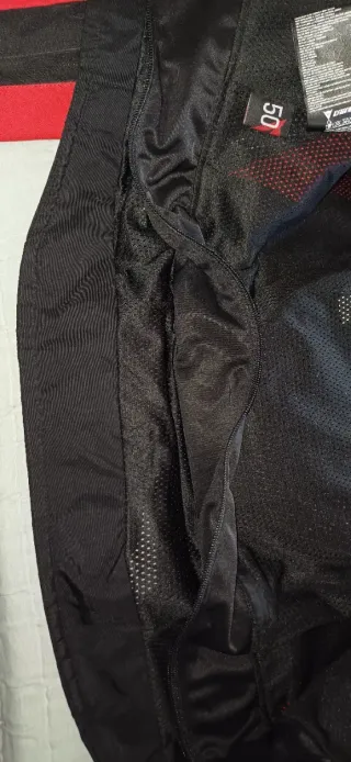 Chaqueta Dainese Moto Negra y Roja