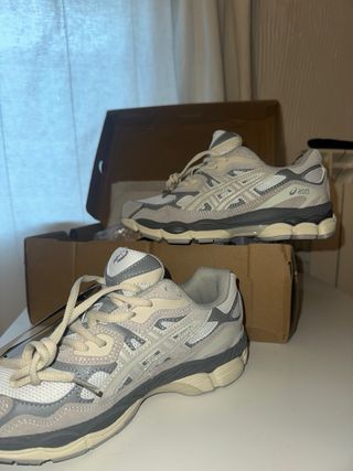 Asics beige/gris talla 37.5