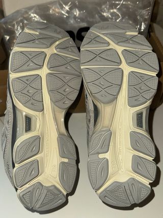 Asics beige/gris talla 37.5