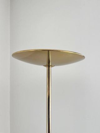 Lámpara de pie dorada metal