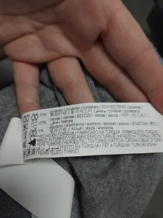 Jersey crop top cuello alto gris