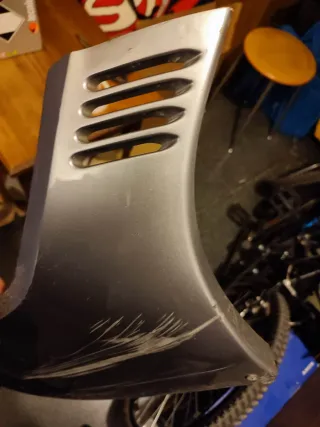 Quillas laterales Suzuki Burgman 400 (07-13)