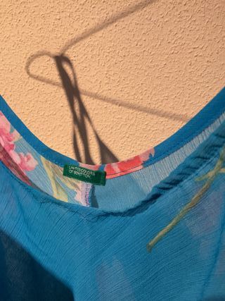 Vestido floral azul y rosa