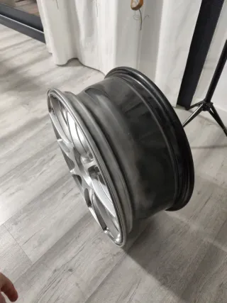 Llanta de aluminio Butzi 17"