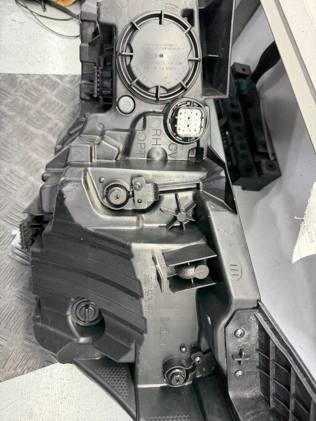 Faro Derecho Kia EV6 2021-2024 Original