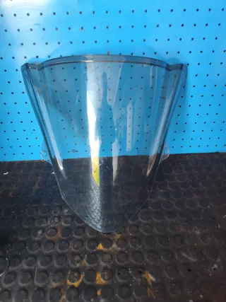 Cúpula de moto oscura