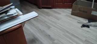 Instalación de Suelo -Vinilico SPC pintura,  otros