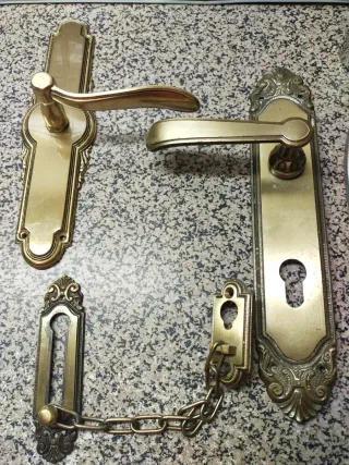 Manillas puerta interior y entrada