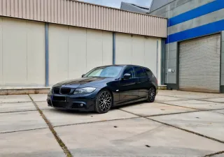 BMW e91  330d pack M