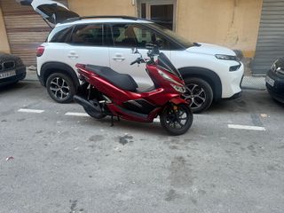 Honda PCX 125 Roja Scooter Automática