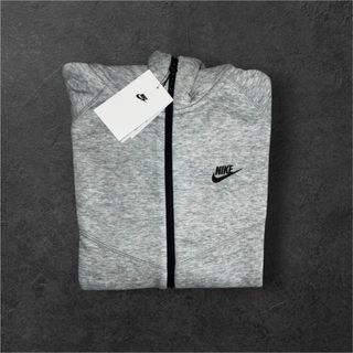 Chaqueta Nike Tech Gris