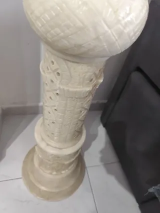 Columna de alabastro beige