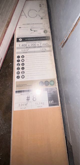 Suelo laminado Metrofloor 1400x200mm