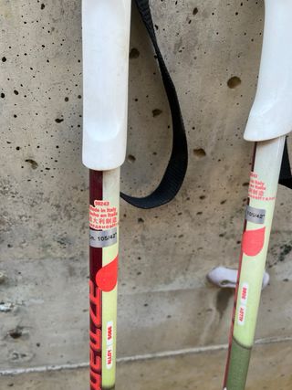 Esquís Roxy 141cm con bastones