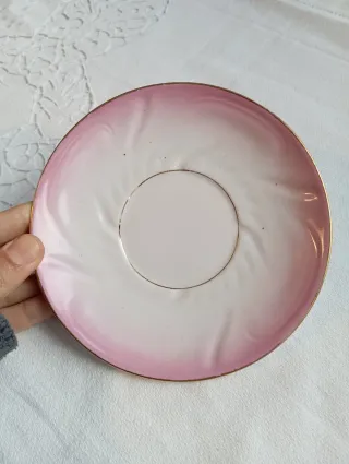 Taza y plato de porcelana