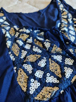 Canotta vintage con paillettes e ricami