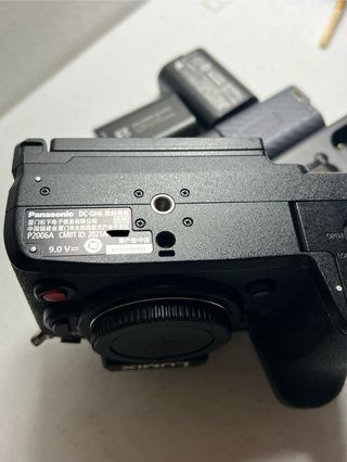 Panasonic Lumix GH6 (solo cuerpo)