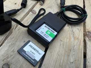 SONY CYBERSHOT DSC-T3 5.1 MP + BASE + CARGADOR