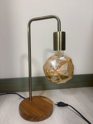 Lámpara de mesa diseño moderno