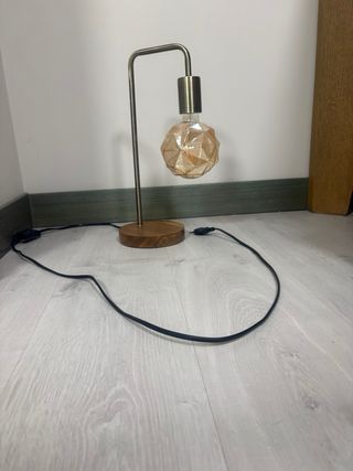 Lámpara de mesa diseño moderno