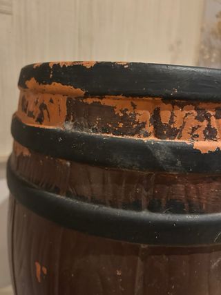 Barril vintage terracota marrón y naranja