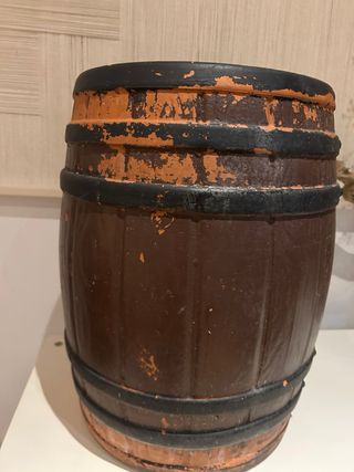 Barril vintage terracota marrón y naranja