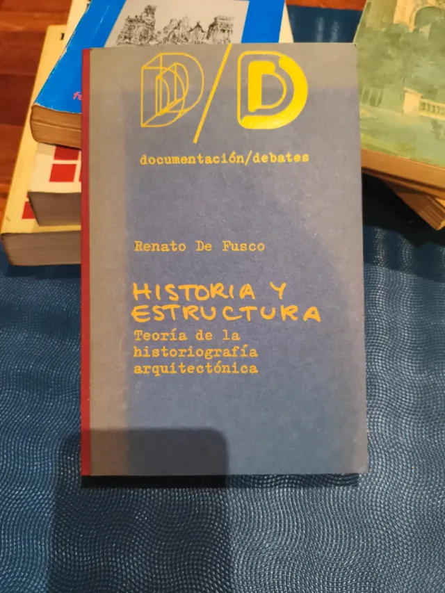 Renato de Fusco. Arquitectura lote. Historia Idea