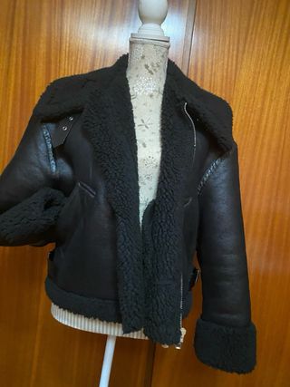 Chaqueta bomber negra forrada talla M