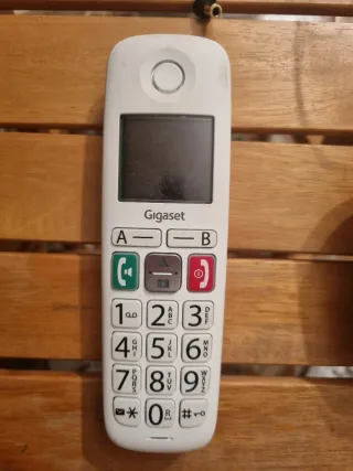 2 teléfonos fijos inalámbricos Gigaset E290