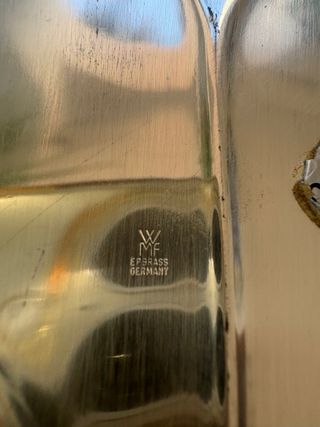 Bandeja antigua hoja de metal plateado.