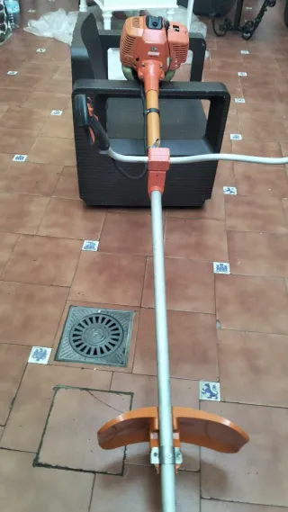 Desbrozadora  profesional Echo modelo :CLS 5000.