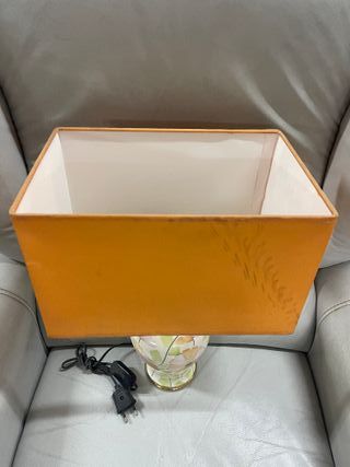 Lampada in ceramica vintage con fiori dipinti