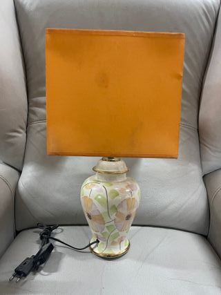 Lampada in ceramica vintage con fiori dipinti