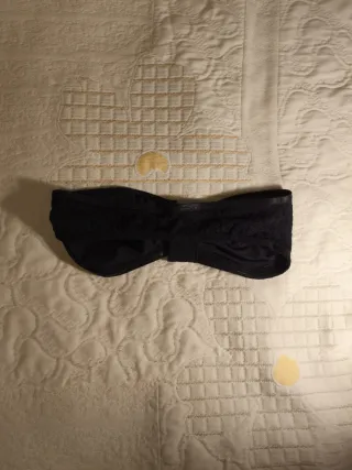 Sujetador negro sin tirantes con encaje