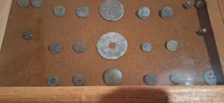 Colección histórica monedas y botones