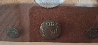 Colección histórica monedas y botones