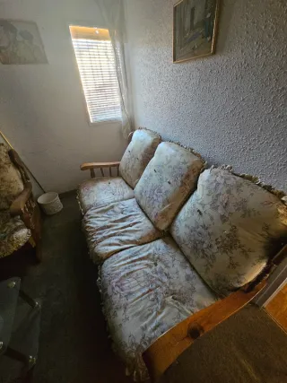 Sofá floral de 3 plazas