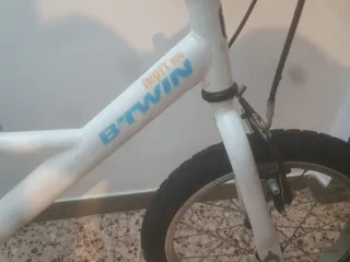 Bicicleta infantil Btwin blanca