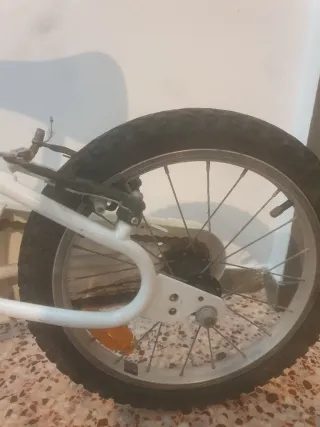 Bicicleta infantil Btwin blanca