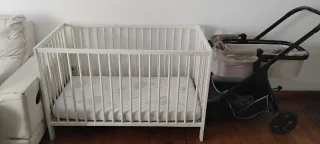 Cuna de bebé blanca