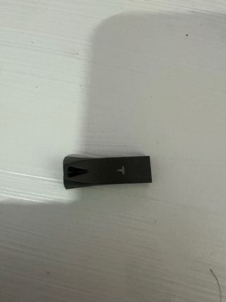 Pendrive Tesla 128GB 3.1