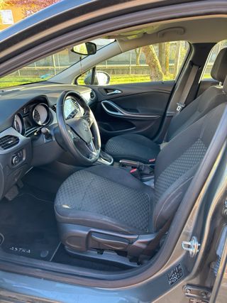 Opel Astra K familiar 2018