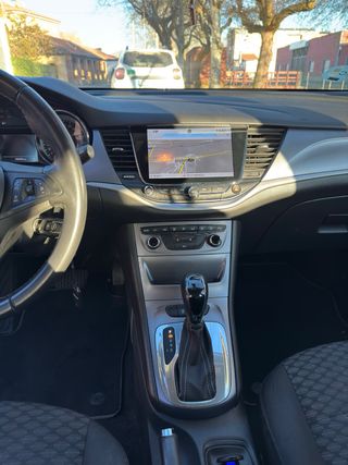 Opel Astra K familiar 2018