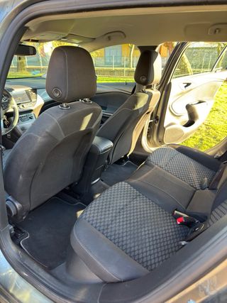 Opel Astra K familiar 2018