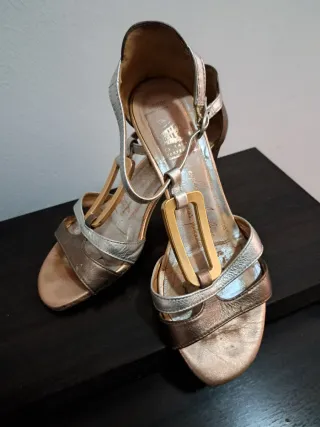 Sandalias Hispanitas Oro,  Plata y bronce