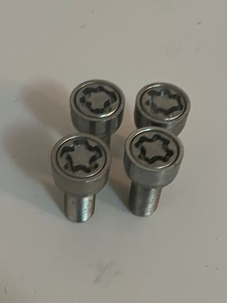 Se vende tornillos antirrobo VW GOLF MK7 AUDI SEAT