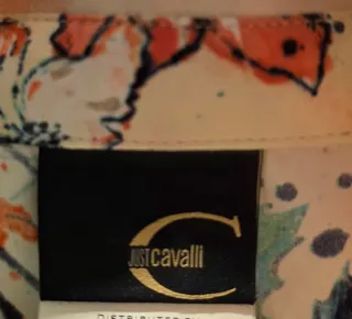 Blusa Diseño Italiano. Estampado Floral. Exclusiva