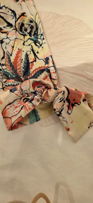 Blusa Diseño Italiano. Estampado Floral. Exclusiva