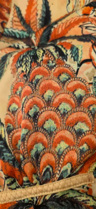 Blusa Diseño Italiano. Estampado Floral. Exclusiva