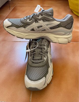 Asics NYC Gel 42 Steeple Gray Cream